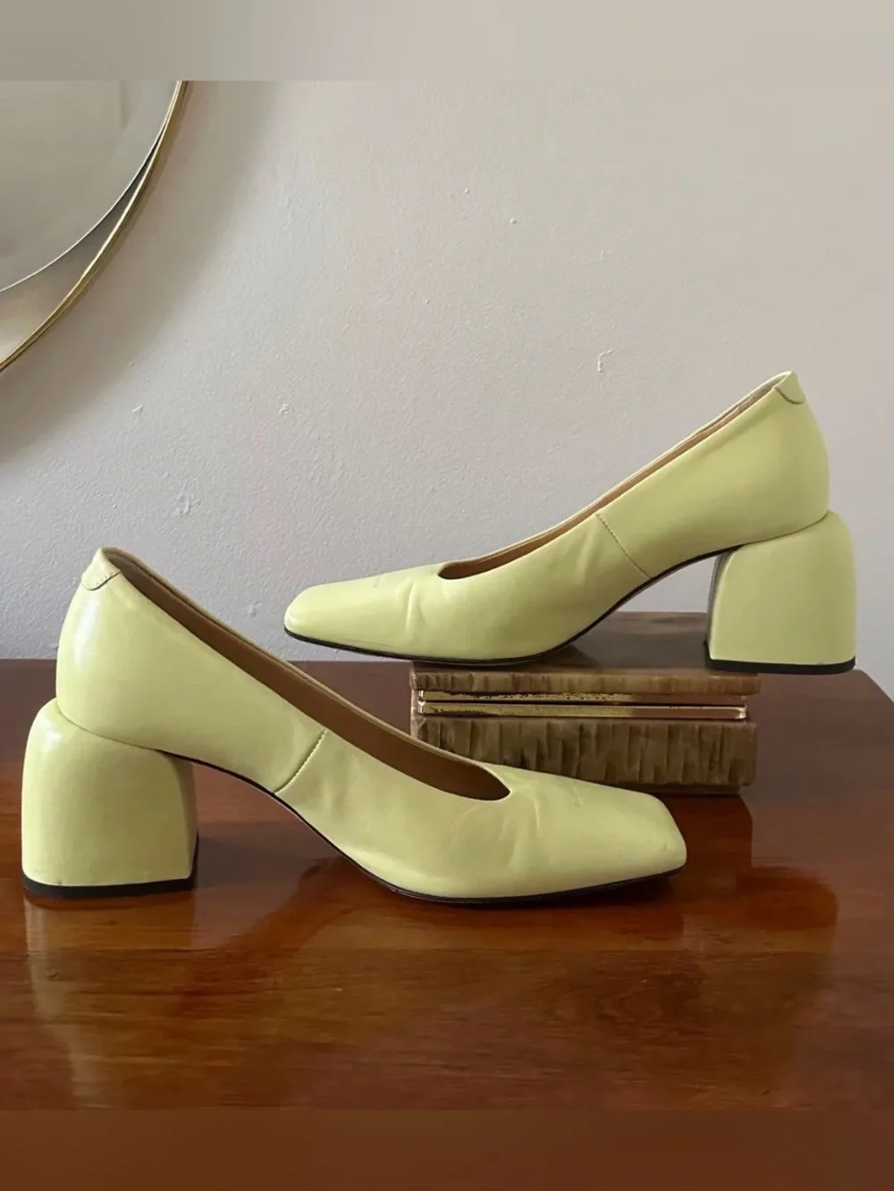 Dear Frances Box Pump - Green Apple